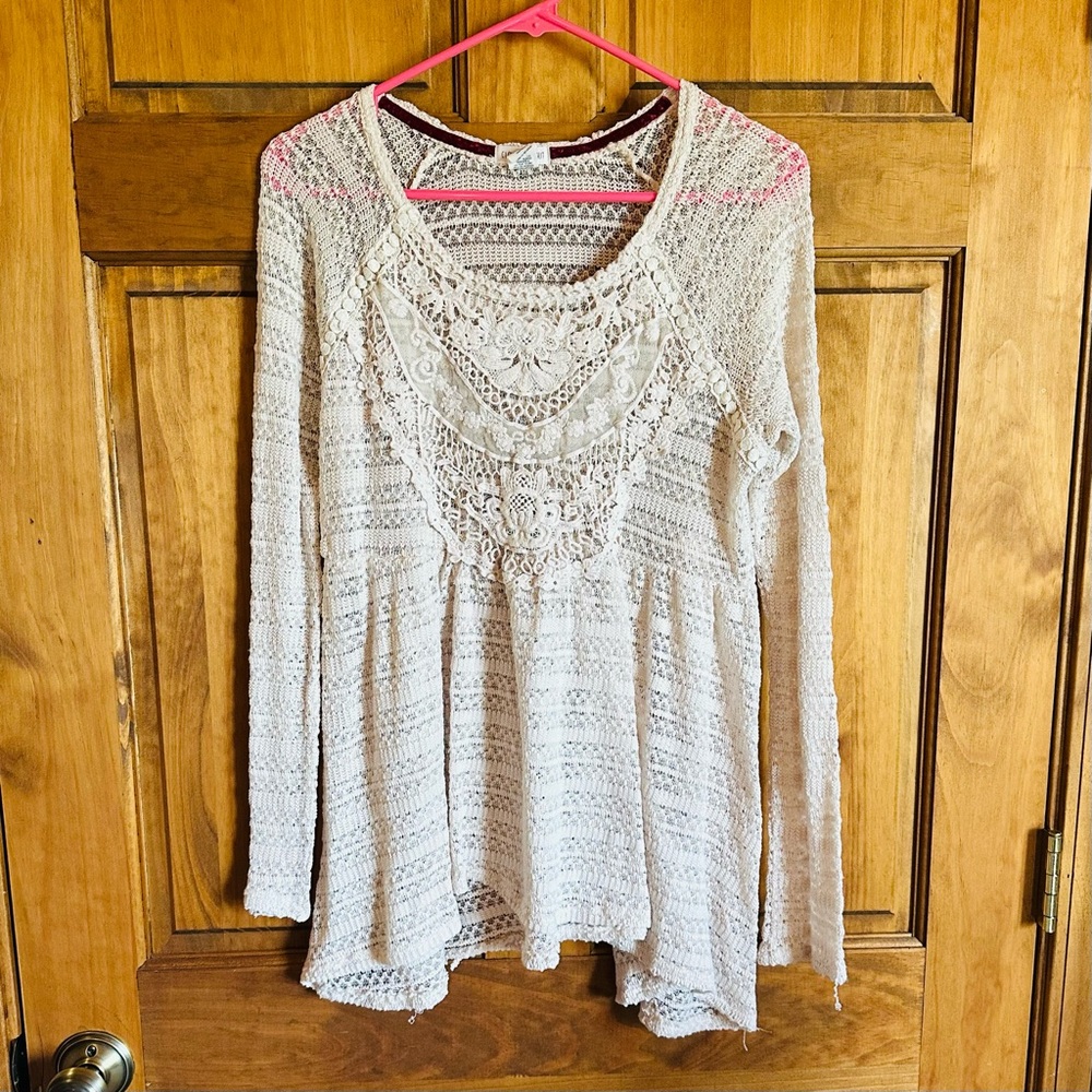 Clover & Scout Lightweight Y2K Crochet Lace Yoke Tunic Top in Cream Size medium